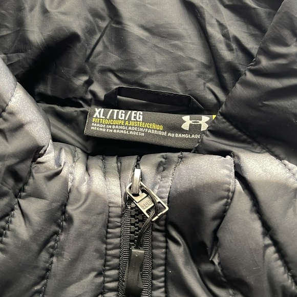 Under armour vest womens xl black. Used once - Picture 2 of 4